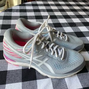 Asics Womens Gel Cumulus 21 Sneaker